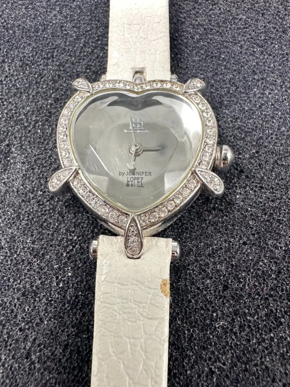 JLo Jennifer Lopez Watch Women Faceted Heart Case White Band New Battery